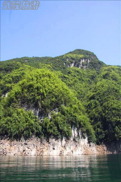 芙蓉江景點之“青蟒過江”