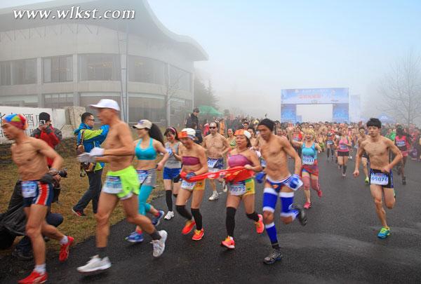 仙女山200多“光豬”激昂開(kāi)跑