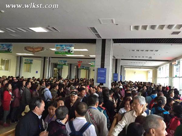 四川萬人超級大團同游重慶武隆，享歡樂旅游