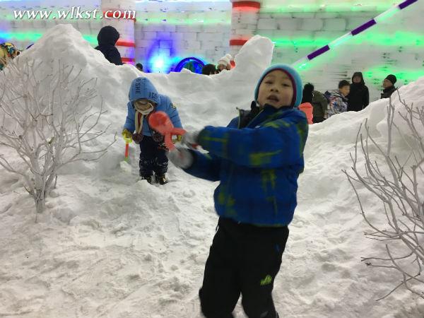 元旦節(jié)仙女山冰雕成孩子最愛 免費觀賞票持續(xù)放送