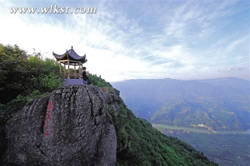 武隆“仙女”曼妙舞翩翩 “白馬”奮蹄再揚(yáng)鞭